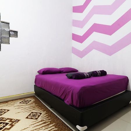 Simplycity Hostel Syariah Bandung Bagian luar foto