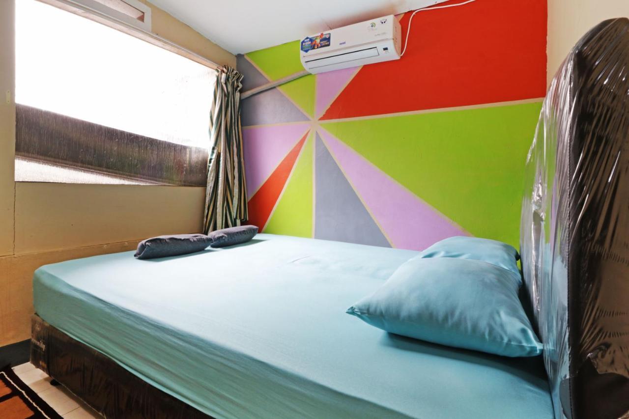 Simplycity Hostel Syariah Bandung Bagian luar foto