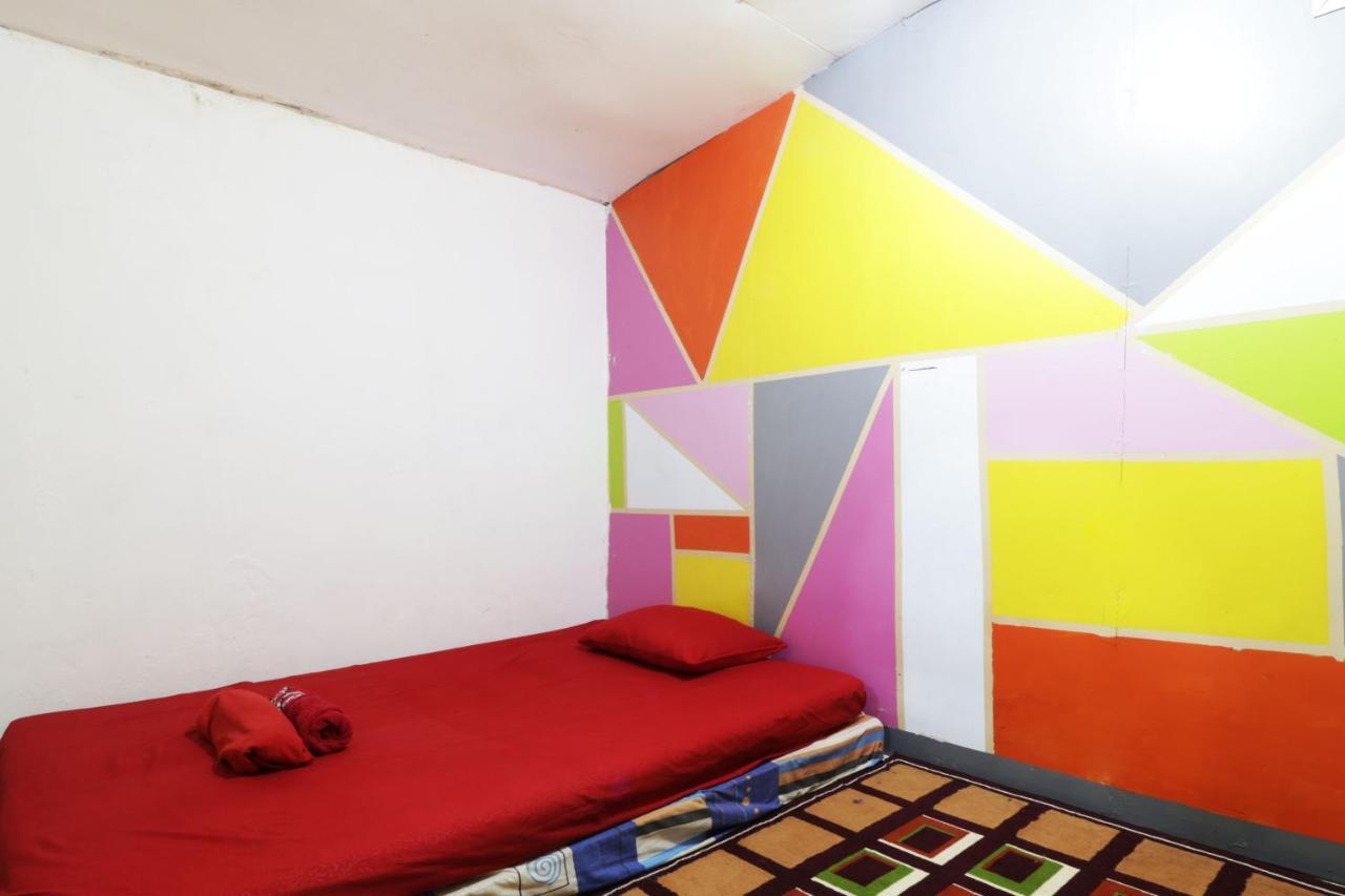 Simplycity Hostel Syariah Bandung Bagian luar foto