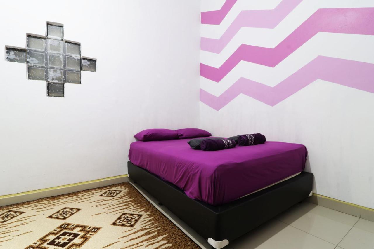 Simplycity Hostel Syariah Bandung Bagian luar foto