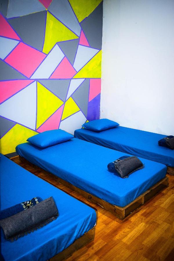 Simplycity Hostel Syariah Bandung Bagian luar foto