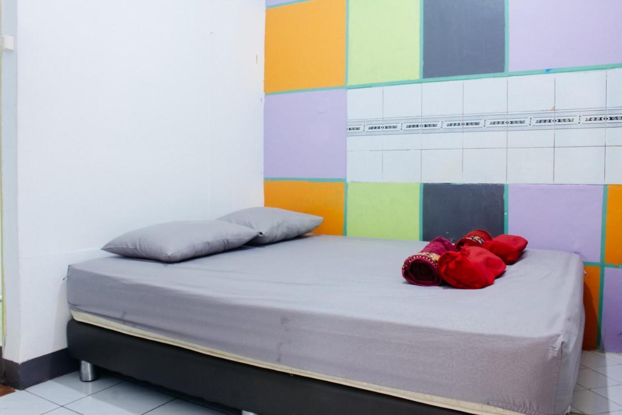 Simplycity Hostel Syariah Bandung Bagian luar foto
