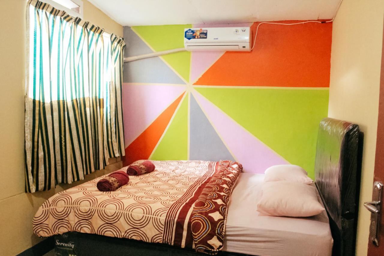 Simplycity Hostel Syariah Bandung Bagian luar foto