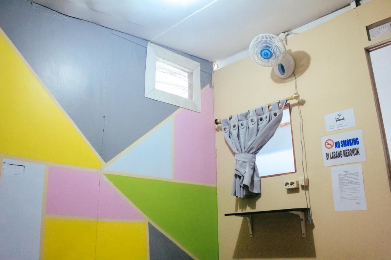 Simplycity Hostel Syariah Bandung Bagian luar foto