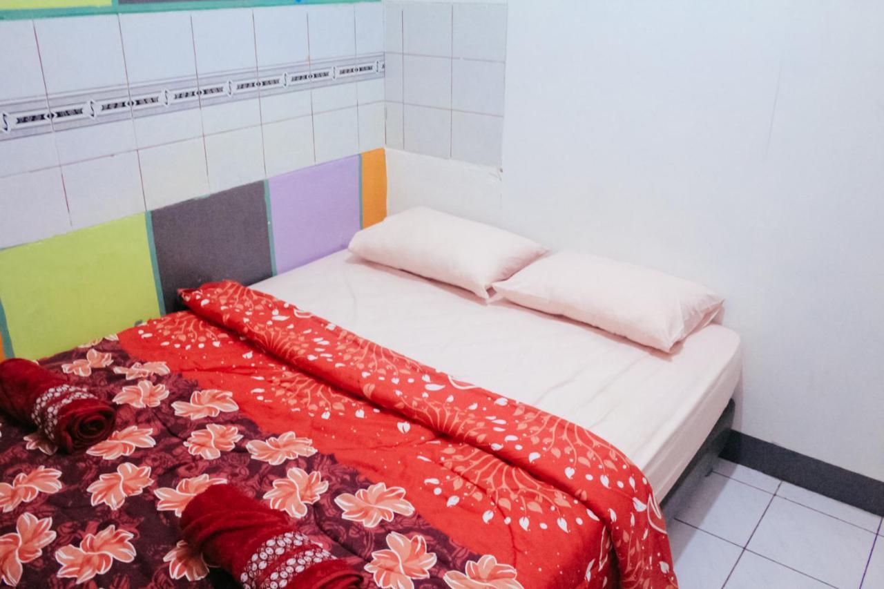 Simplycity Hostel Syariah Bandung Bagian luar foto
