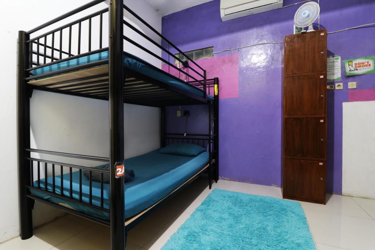 Simplycity Hostel Syariah Bandung Bagian luar foto
