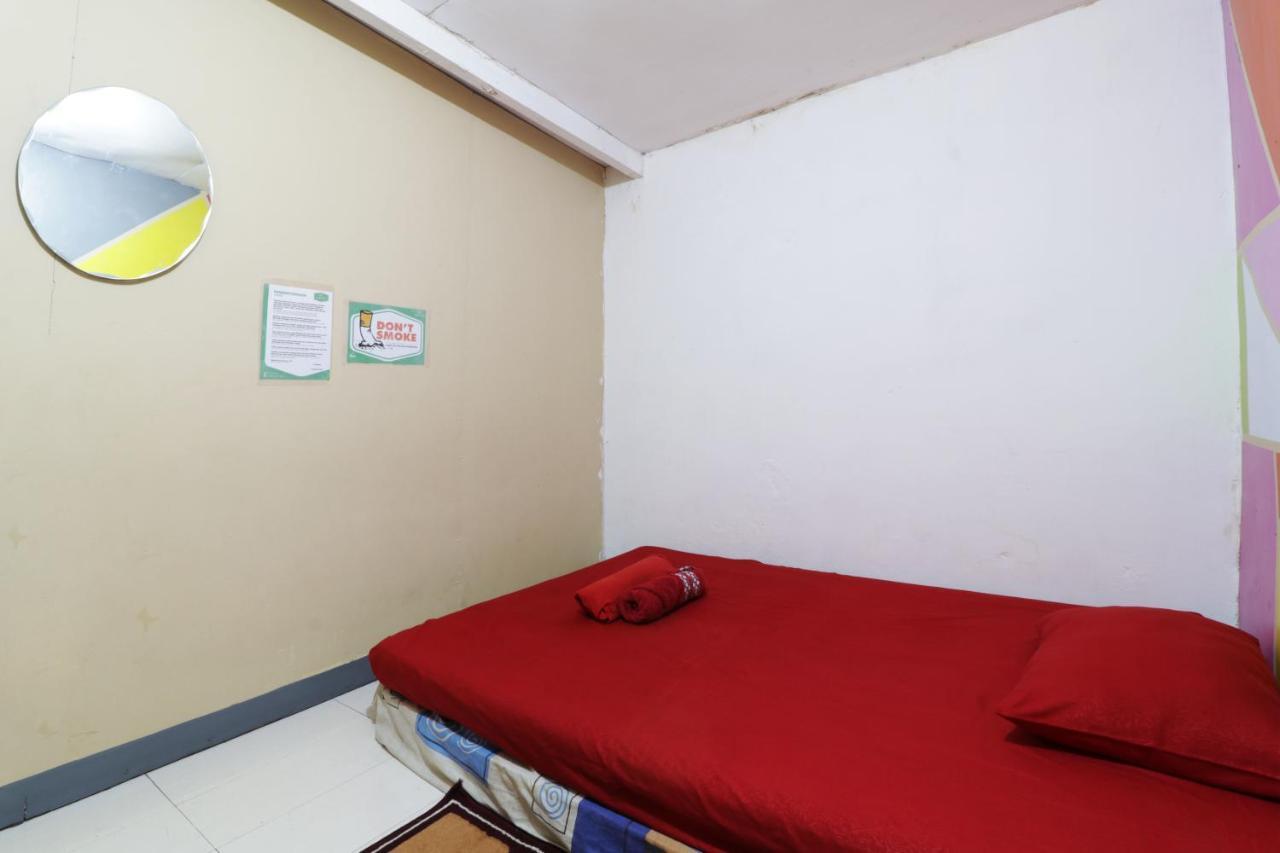 Simplycity Hostel Syariah Bandung Bagian luar foto