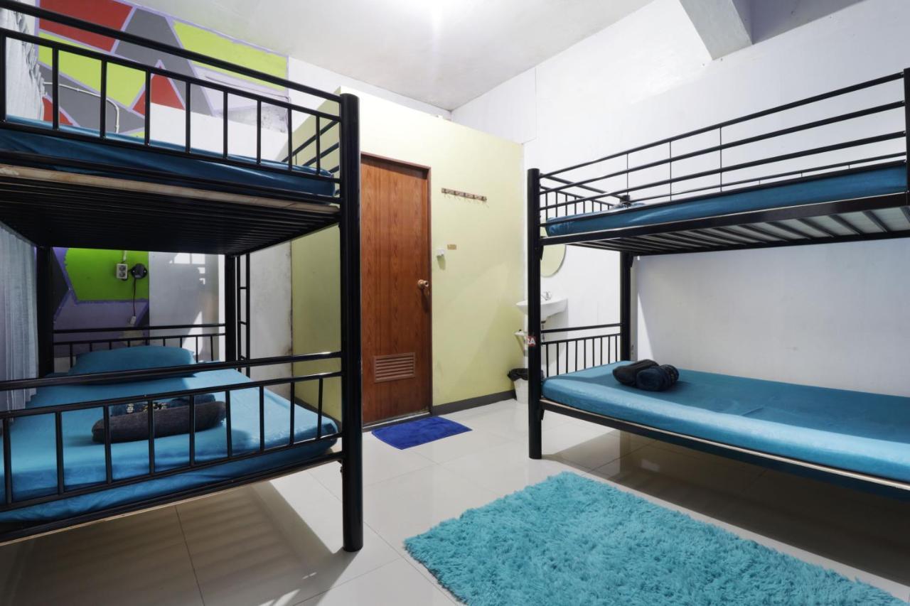 Simplycity Hostel Syariah Bandung Bagian luar foto